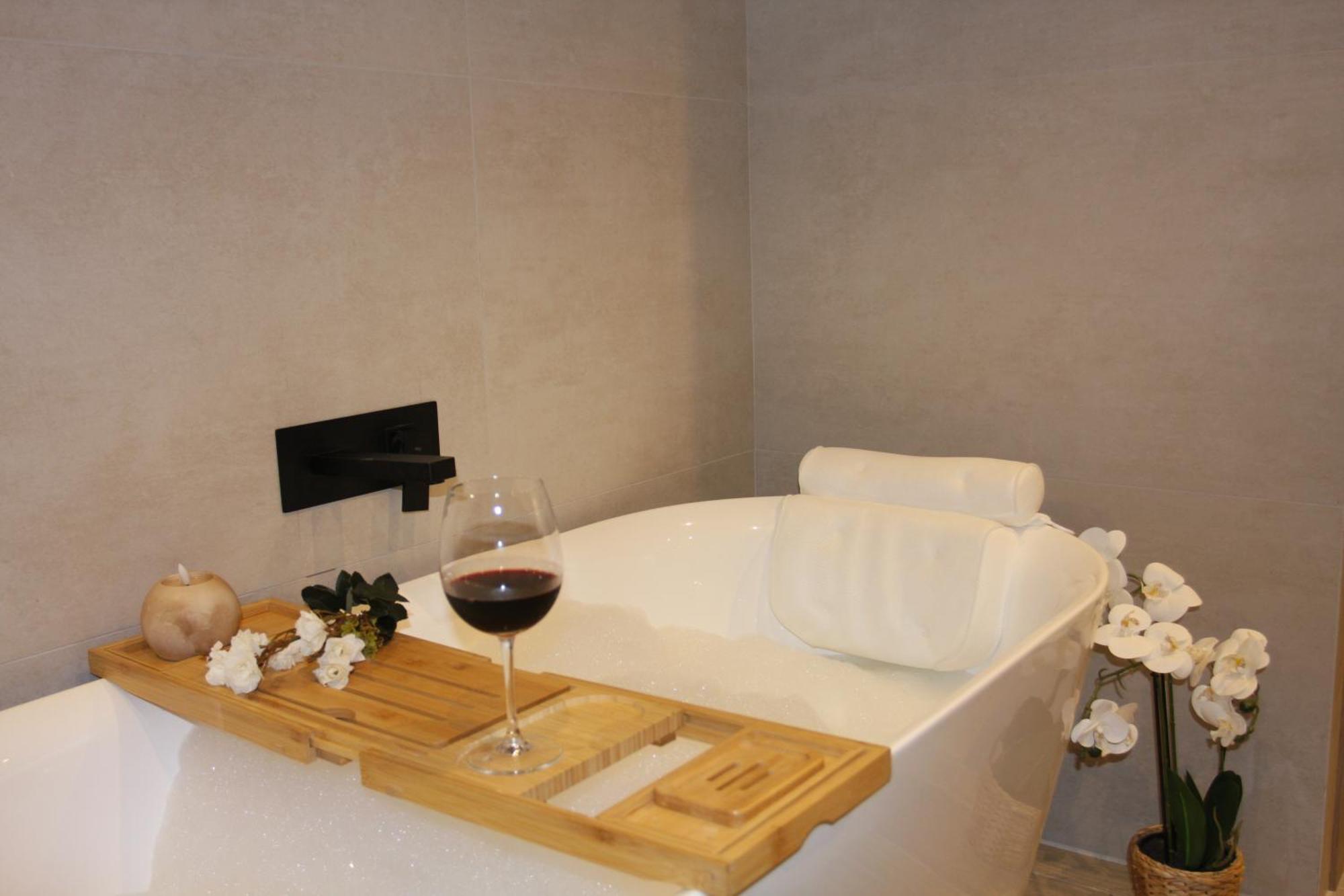 Apartamentos La Herradura Toneles Haro Luaran gambar
